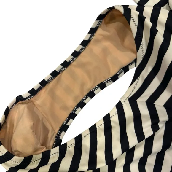 J. Crew One-shoulder One-piece Swimsuit in Classic Stripe Nautical Coastal Sz 6 - Picture 7 of 9
